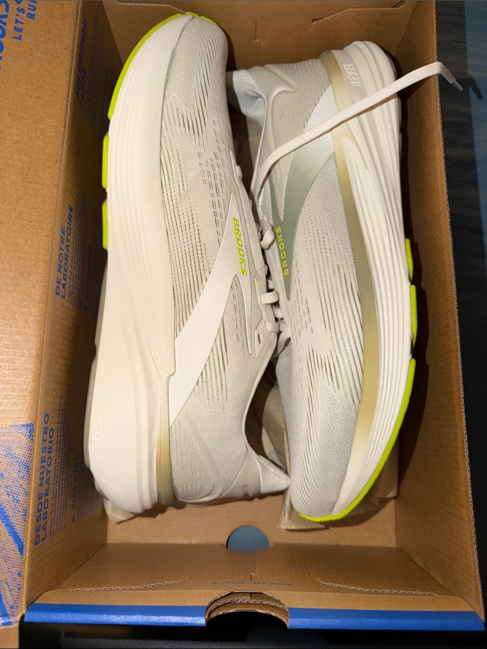 Brooks Men’s Light Gray Running Shoes with Neon Yellow Accents